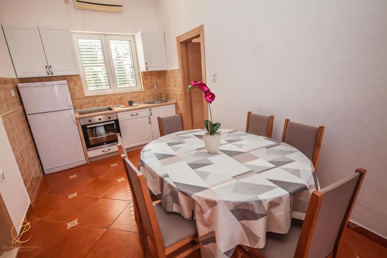 Apartments Batricevic Херцег Нови Екстериор снимка